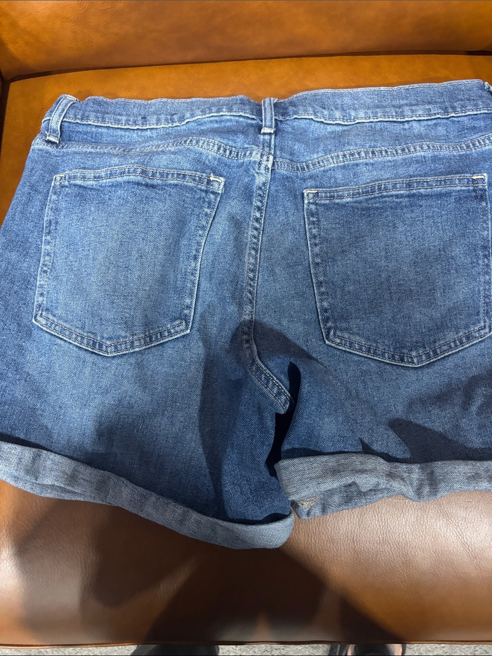 GAP Women Denim and Camo Shorts - Picture 4 of 6